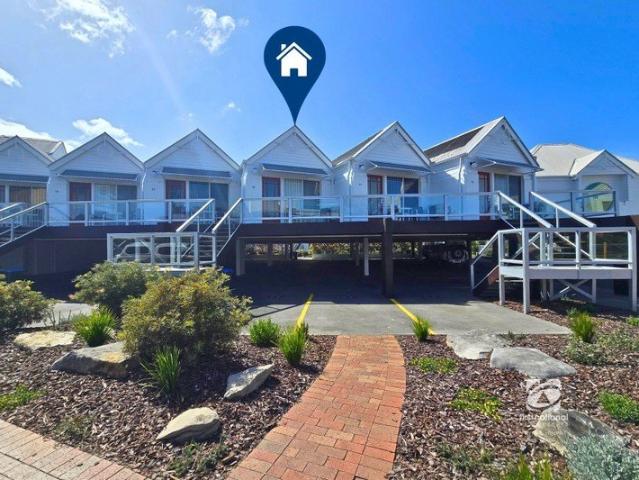 1 BEDROOM MOORINGS APARTMENT