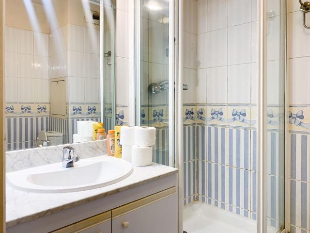 1 Bedroom Madeleine MALESHERBES, Paris Amsterdam Apartments for Rent