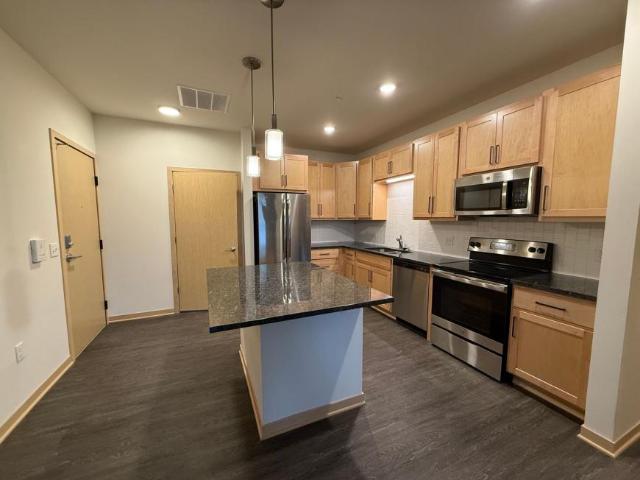 1 bedroom, Madison WI 53715 LS98362108