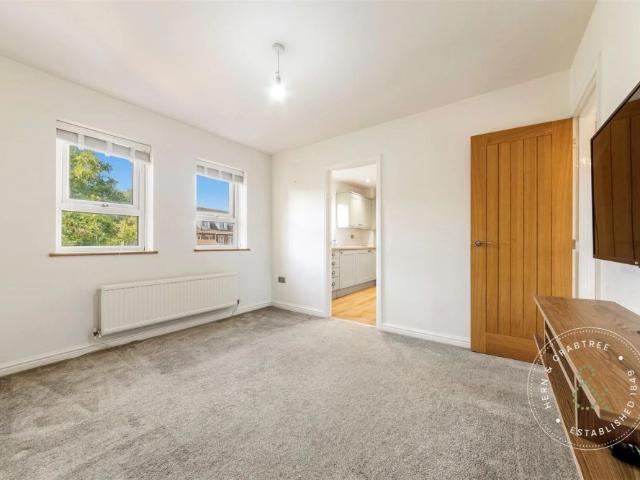 1 Bedroom Maisonette