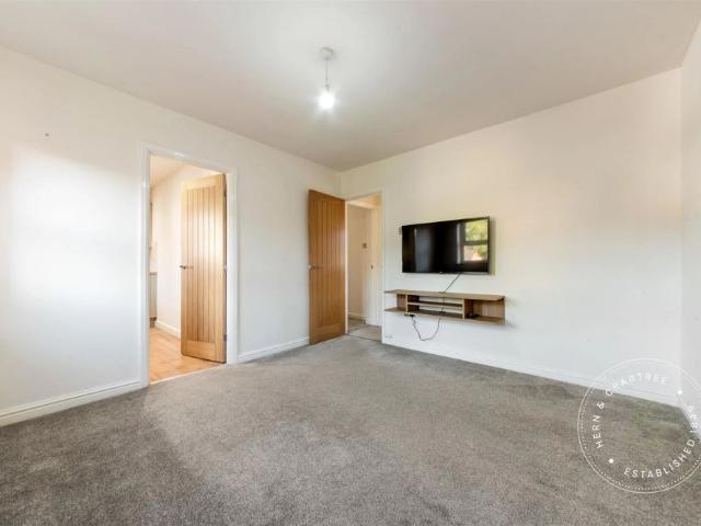 1 Bedroom Maisonette