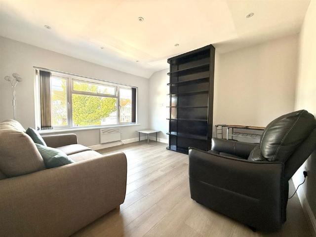 1 bedroom maisonette