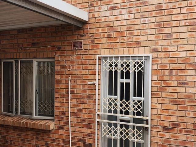 1 Bedroom Maisonette To Let in Croftdene