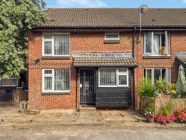 1 Bedroom Maisonette To Let in London, SE28