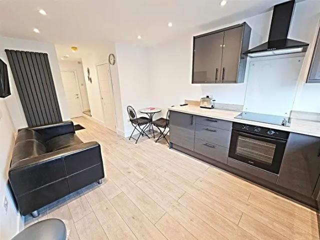 1 Bedroom Maisonette To Rent In Commercial Street, Beddau, Pontypridd, CF38