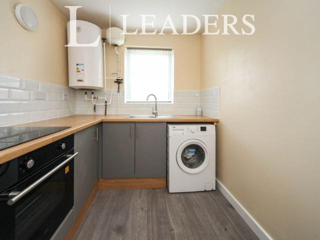 1 bedroom maisonette to rent Layham Drive, Luton, Bedfordshire, LU2