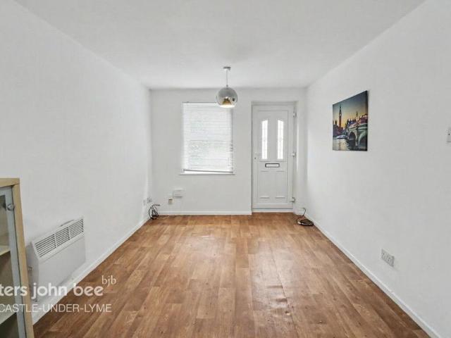 1 bedroom maisonette to rent