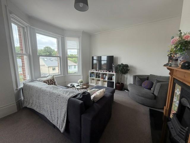 1 bedroom maisonette to rent
