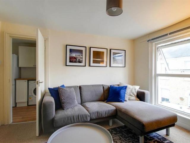 1 bedroom maisonette to rent