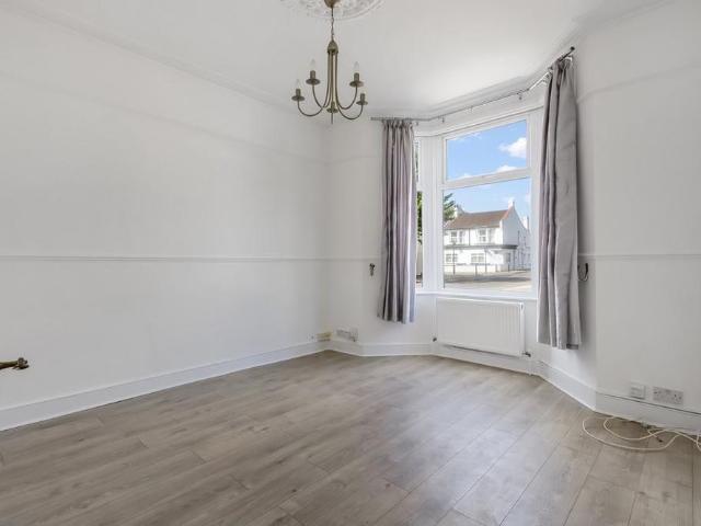 1 bedroom maisonette to rent