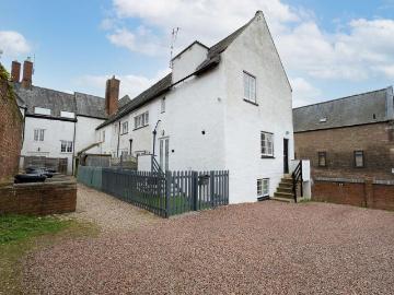 1 bedroom maisonette to rent