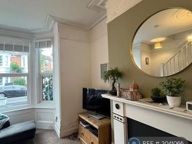 1 bedroom maisonette to rent