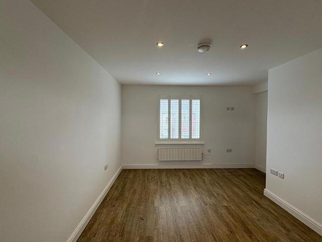 1 bedroom maisonette to rent