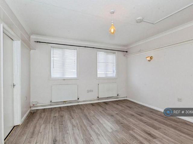 1 bedroom maisonette to rent