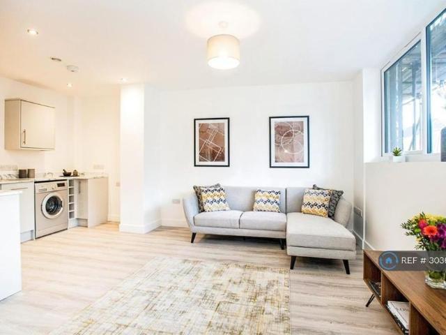 1 bedroom maisonette to rent