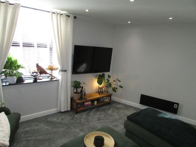 1 bedroom maisonette to rent
