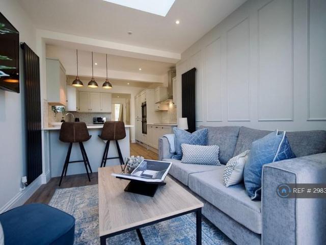 1 bedroom maisonette to rent