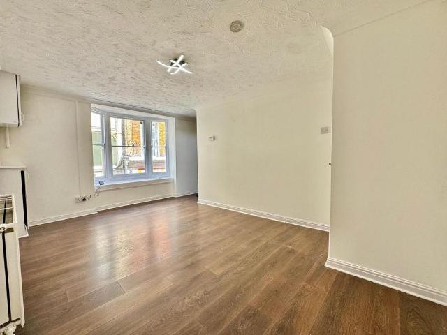 1 bedroom maisonette to rent