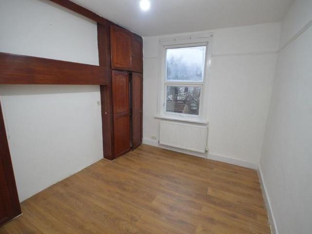 1 bedroom maisonette to rent