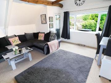 1 bedroom maisonette to rent