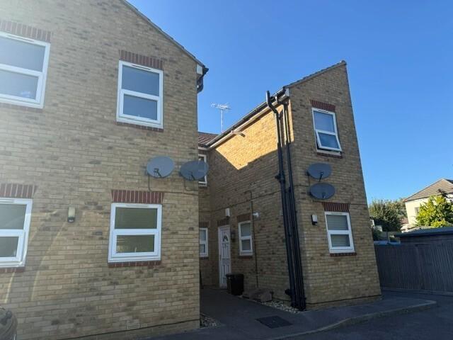 1 bedroom maisonette to rent