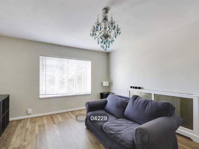1 bedroom maisonette to rent