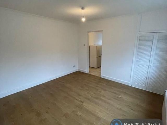 1 bedroom maisonette to rent