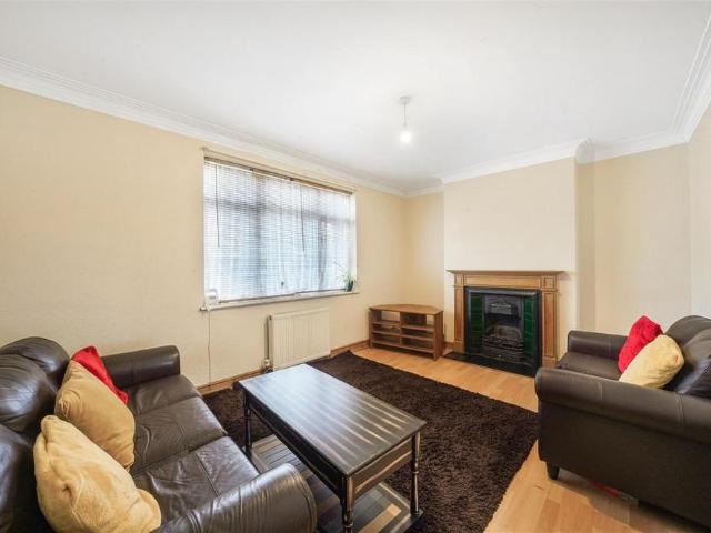1 bedroom maisonette to rent