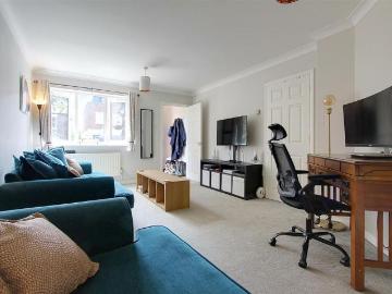 1 bedroom maisonette to rent