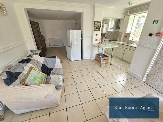 1 bedroom maisonette to rent