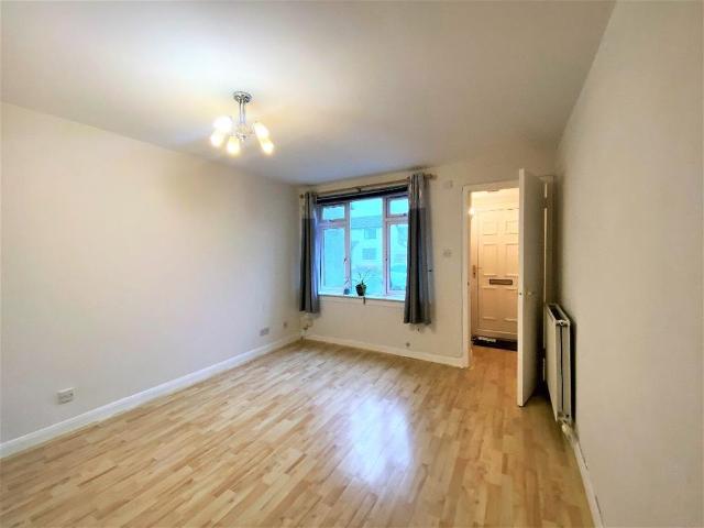 1 bedroom maisonette to rent