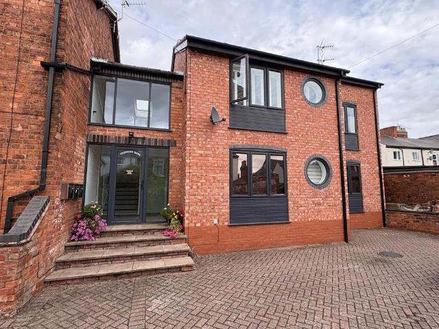 1 bedroom maisonette to rent