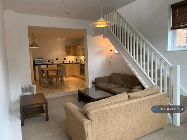 1 bedroom maisonette to rent