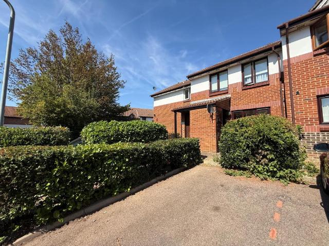 1 bedroom maisonette to rent