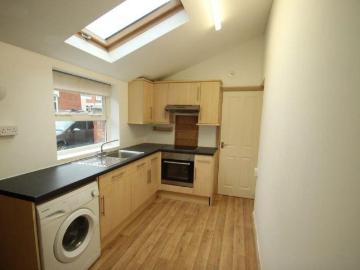1 bedroom maisonette to rent