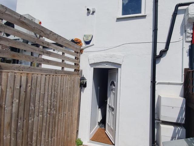 1 bedroom maisonette to rent