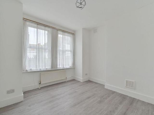 1 bedroom maisonette to rent