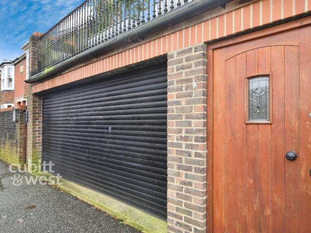 1 bedroom maisonette to rent
