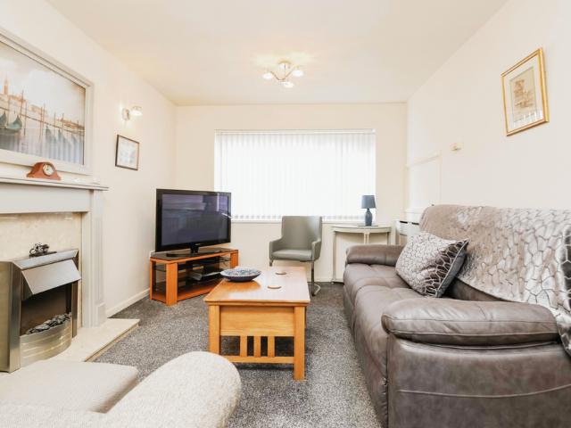 1 bedroom maisonette to rent