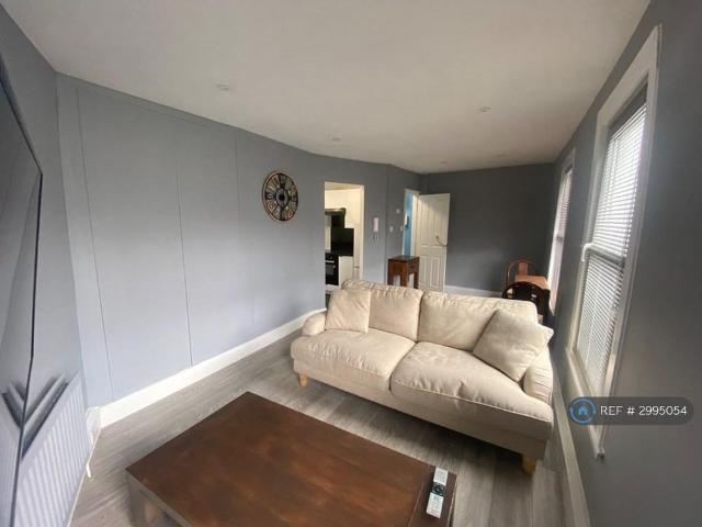 1 bedroom maisonette to rent