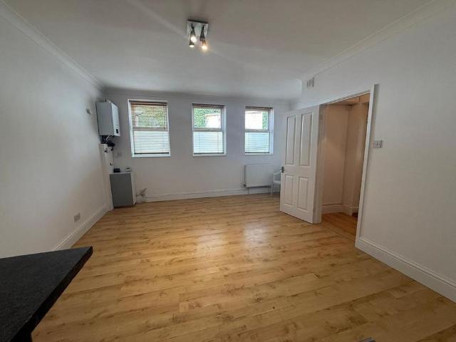 1 bedroom maisonette to rent