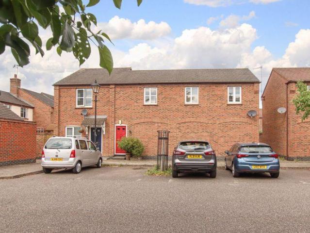 1 bedroom coach house to rent