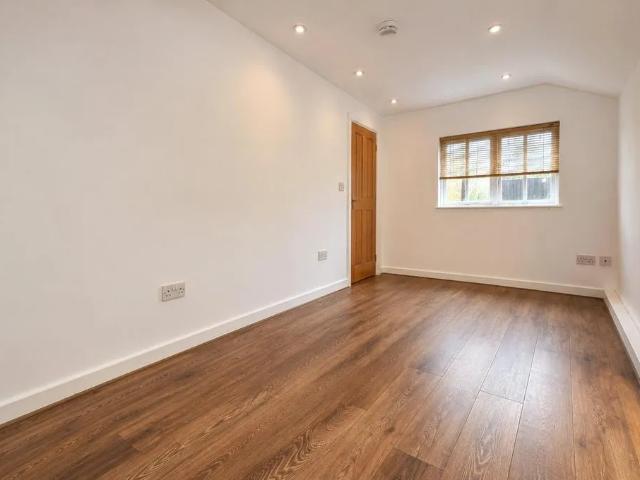 1 bedroom maisonette to rent