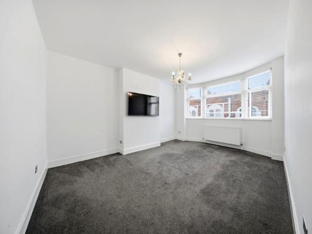 1 bedroom maisonette to rent