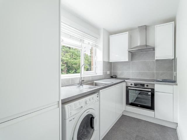 1 bedroom maisonette to rent