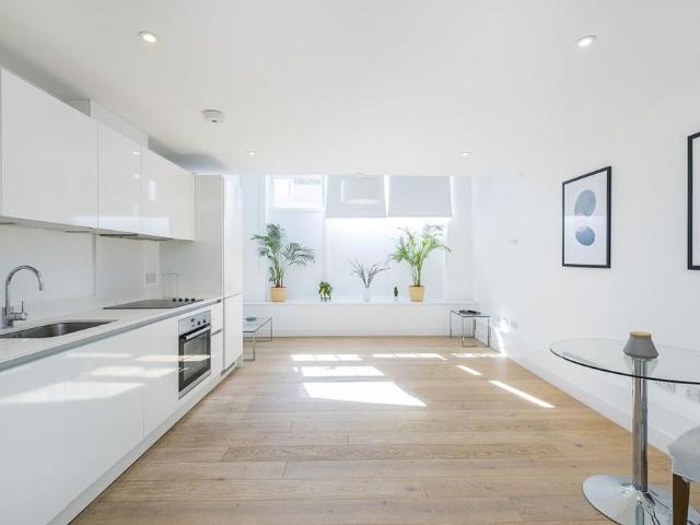 1 bedroom maisonette to rent