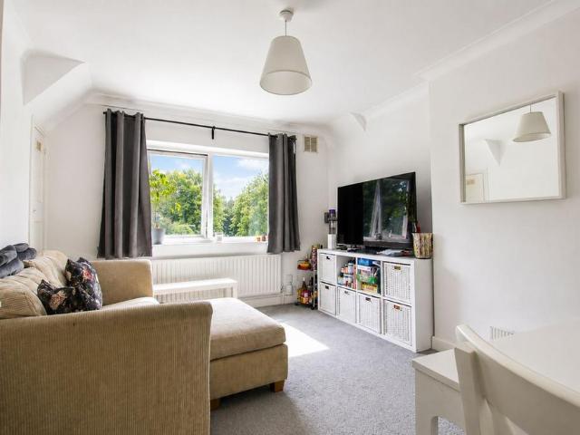1 bedroom maisonette to rent
