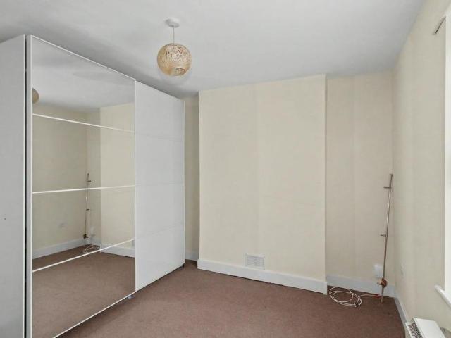1 bedroom maisonette to rent