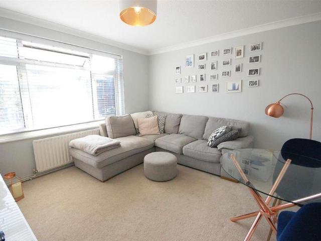1 bedroom maisonette to rent