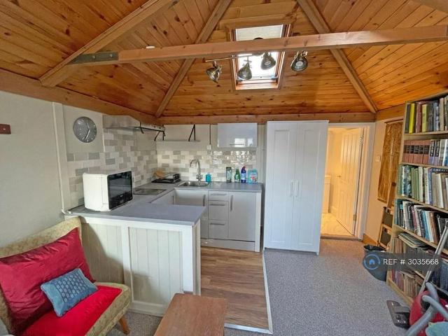 1 bedroom maisonette to rent